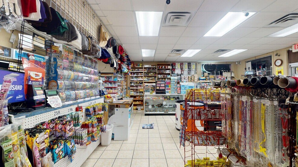 More Photos Of 2410 N State Line Ave, Texarkana Specialty For Sale