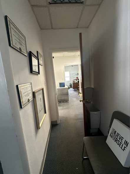 More Photos Of 1611 S Walter Reed Dr, Arlington General Retail For Lease