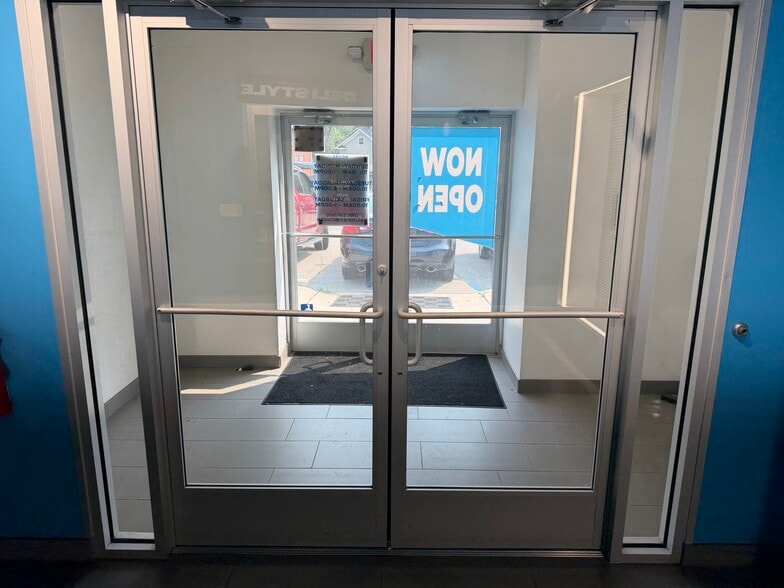 More Photos Of 2712-2720 Portage St, Kalamazoo Freestanding For Lease