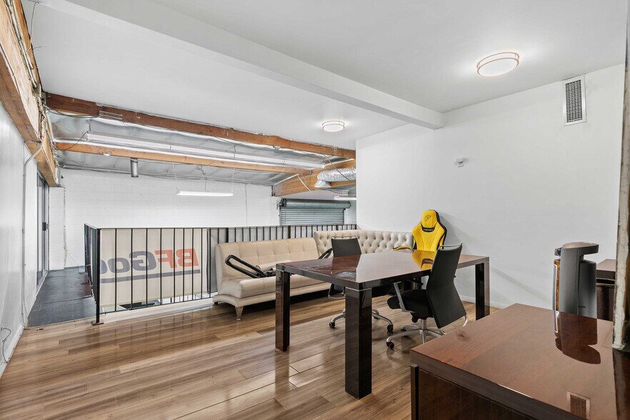 More Photos Of 3133 W Burbank Blvd, Burbank Coworking Space
