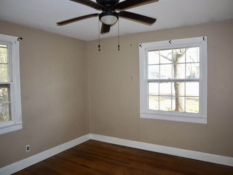 More Photos Of 103 Morgan Ave, Smyrna Office Residential For Sale