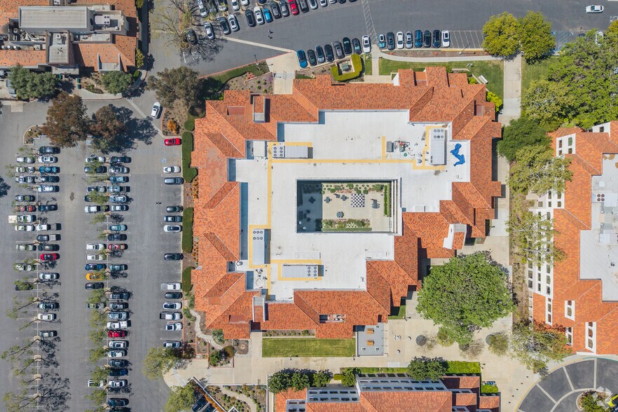 More Photos Of 2801 Townsgate Rd, Westlake Village Office For Lease