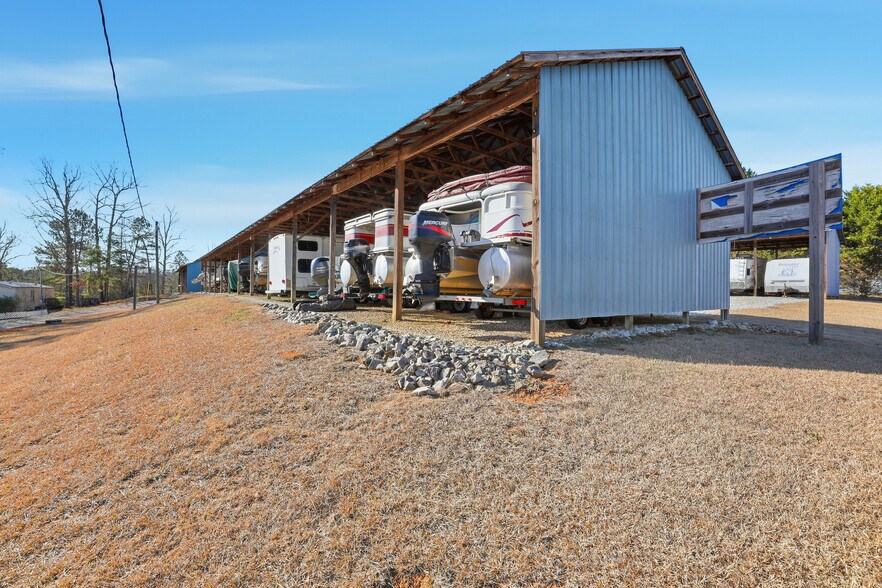 More Photos Of 2540 Silver Shoals rd, Toccoa Flex For Sale