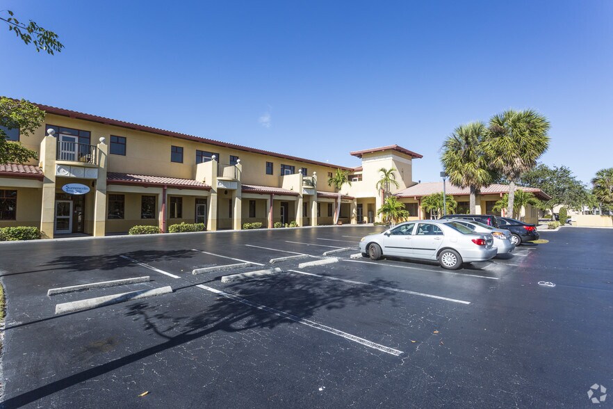 More Photos Of 20 Barkley Cir, Fort Myers Medical For Lease