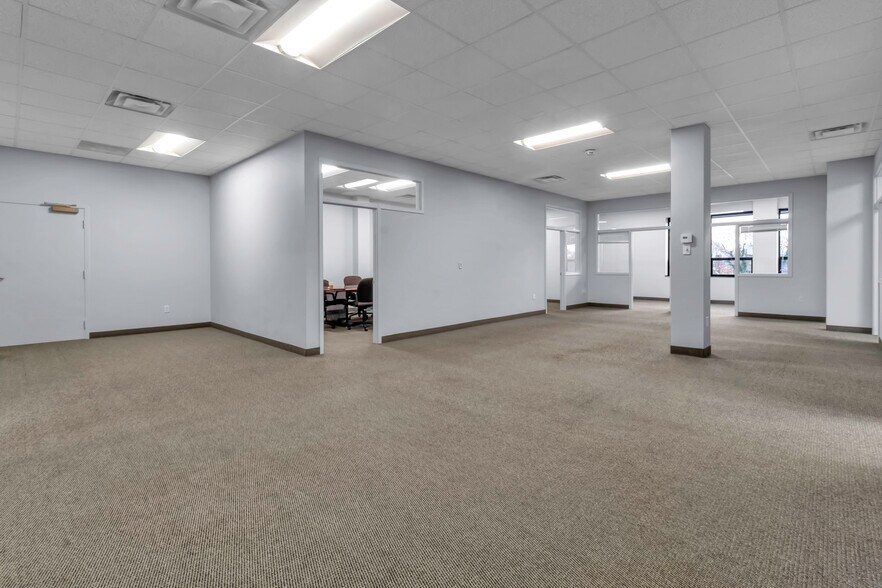 More Photos Of 1083 Delaware Ave, Buffalo Medical For Lease