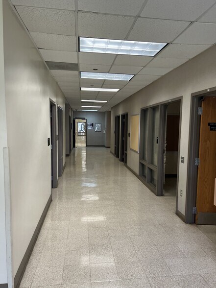 More Photos Of 120 Woodlands Blvd, Thomasville Office For Lease