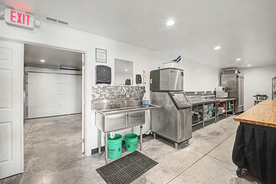 More Photos Of 3548 W County Road 500 N, Frankfort Warehouse For Sale