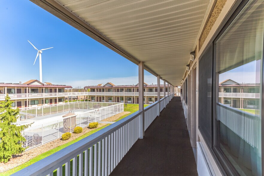 1945 Southgate Pky, Cambridge, OH 43725 Hotel For Sale