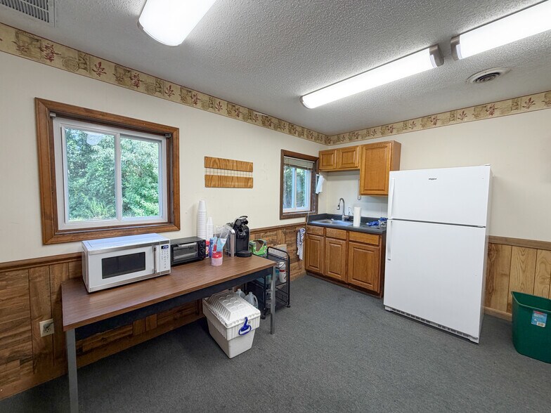 More Photos Of 144 Industrial Dr, Forest City Warehouse For Lease