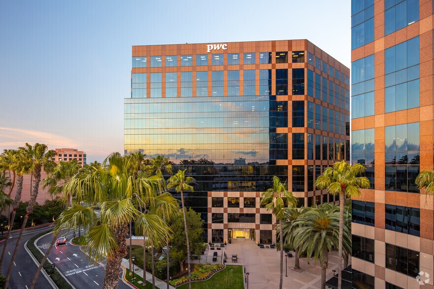 More Photos Of 2020 Main St, Irvine Office For Lease