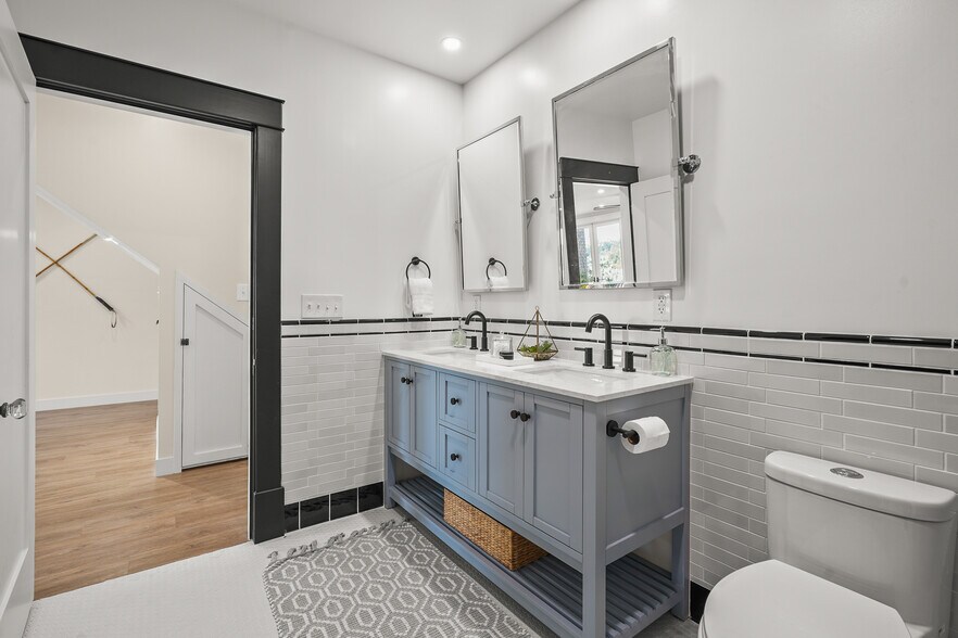 More Photos Of 844 E Kensington Rd, Los Angeles Specialty For Sale