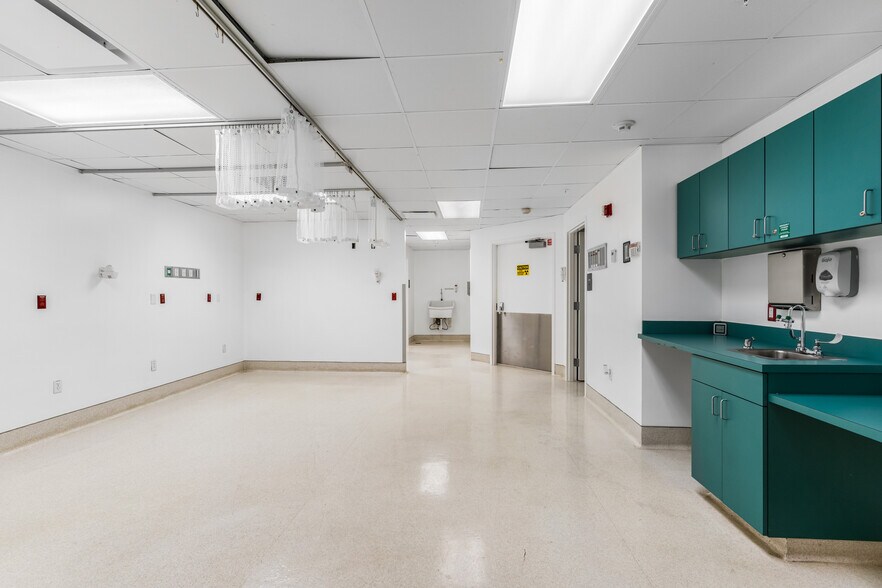 More Photos Of 845 37th Pl, Vero Beach Medical For Lease