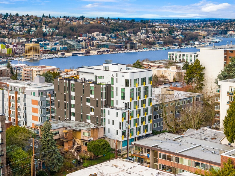 Primary Photo Of 421 Belmont Ave E, Seattle Apartments For Sale