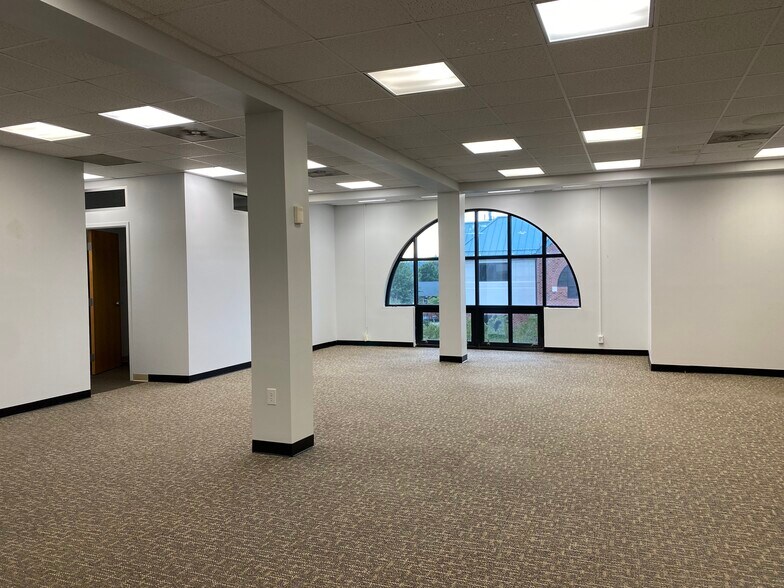 More Photos Of 943 Glenwood Station Ln, Charlottesville Medical For Lease