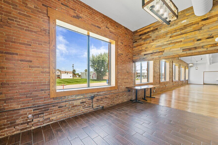 More Photos Of 415 W Madison Ave, Iola Restaurant For Sale