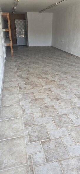 More Photos Of 4140 Evans Ave, Fort Myers Showroom For Lease