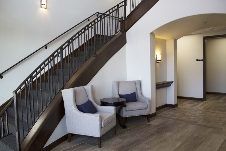 More Photos Of 2513 S Kelly Ave, Edmond Office For Lease