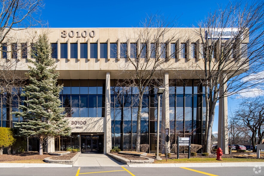 More Photos Of 30100 Telegraph Rd, Bingham Farms Office For Lease