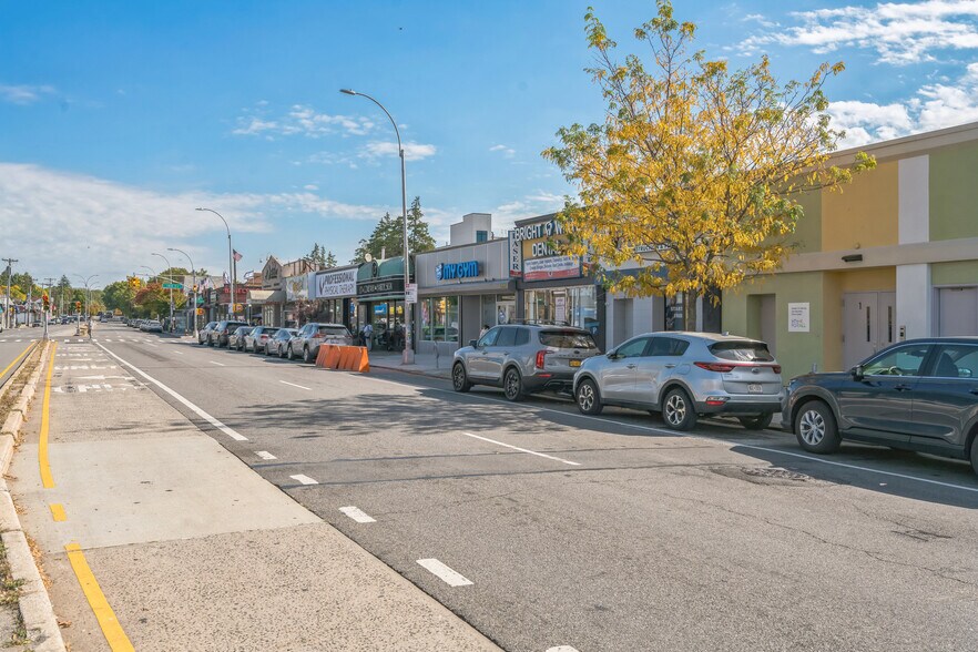 More Photos Of 18616 Union Tpke, Fresh Meadows Storefront For Sale