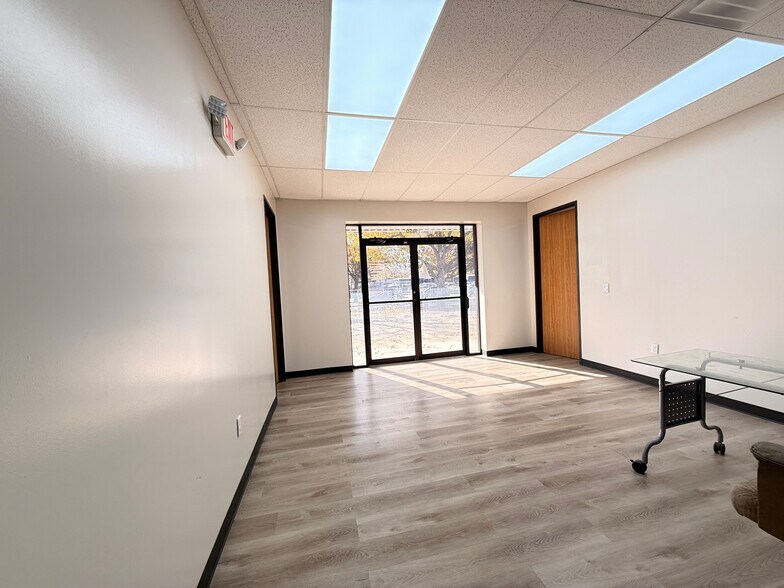 More Photos Of 11902 Alief Clodine Rd, Houston Warehouse For Lease