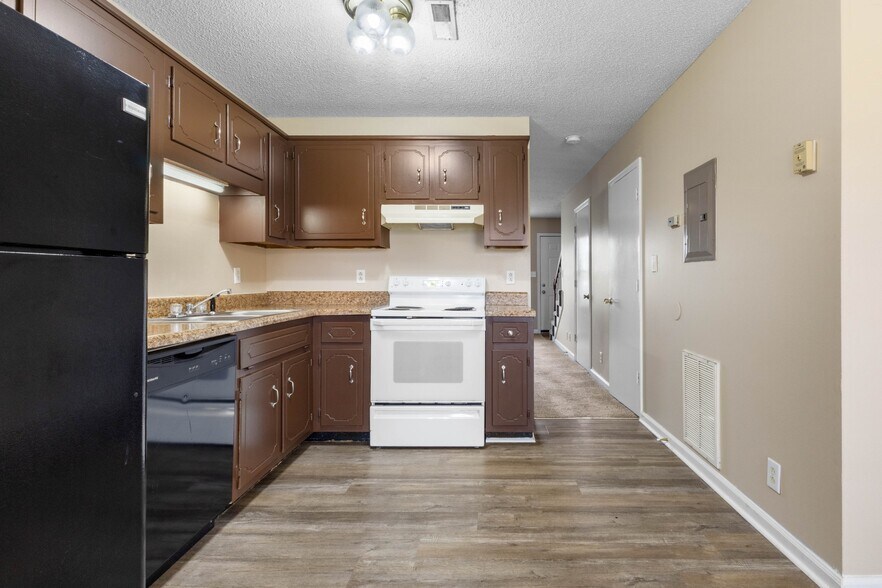 More Photos Of 2450 Caroline Dr, Clarksville Apartments For Sale