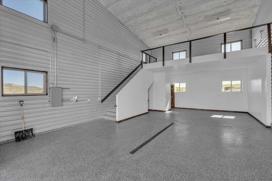 More Photos Of 453 Commerce St, Hayden Office For Sale