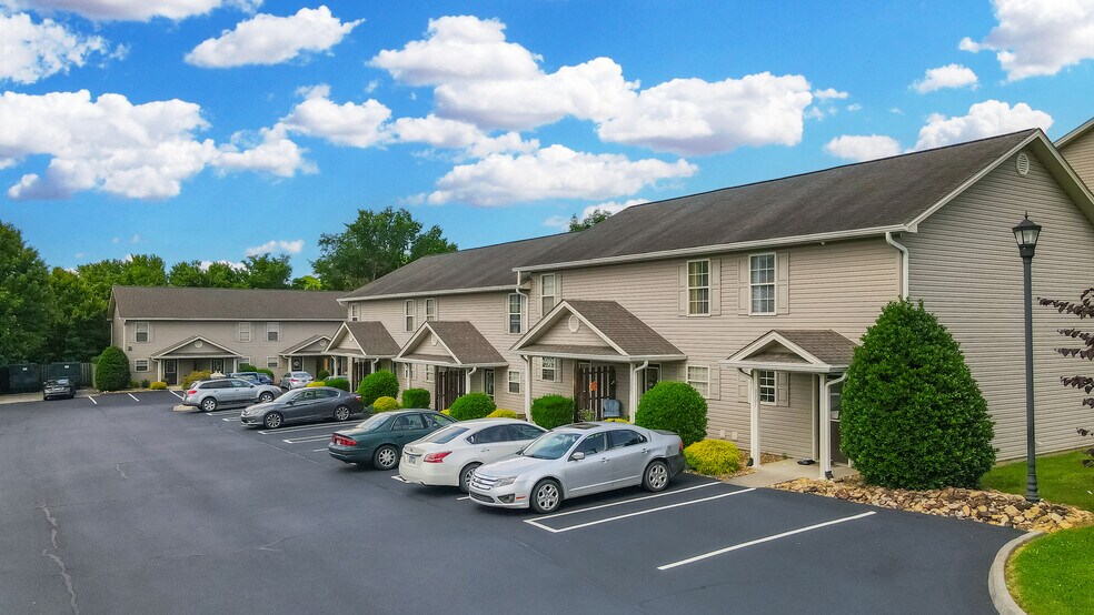 More Photos Of 3300 Boones Creek Village Ct, Jonesborough Apartments For Sale