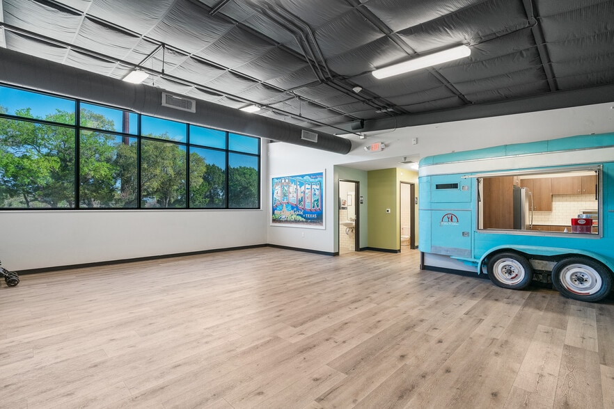 More Photos Of 6111 N FM 620, Austin Daycare Center For Sale