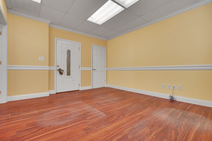 More Photos Of 1466 Hooper Ave, Toms River Medical For Lease