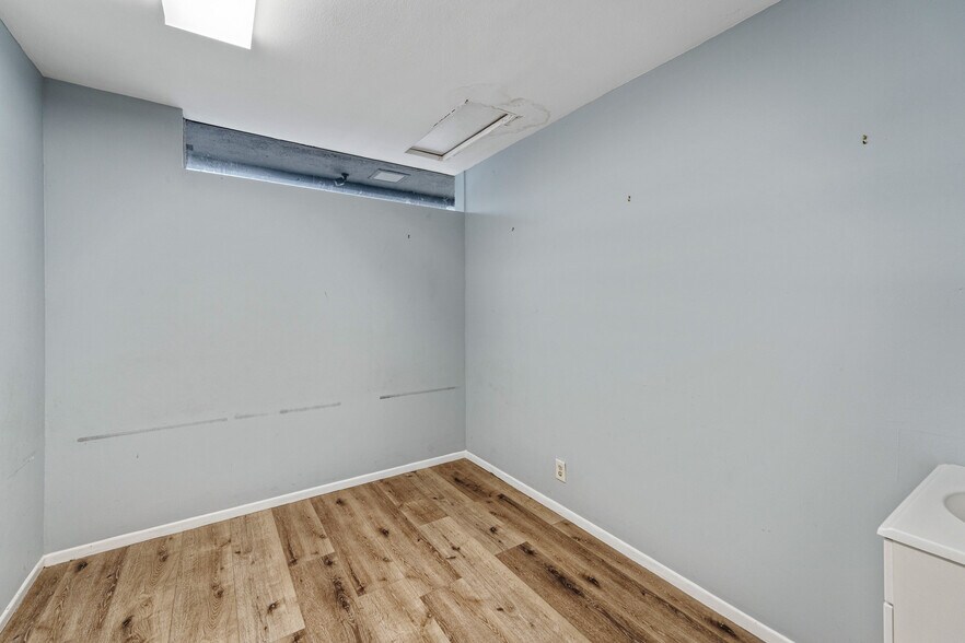 More Photos Of 3535 E 7th St, Long Beach Medical For Sale