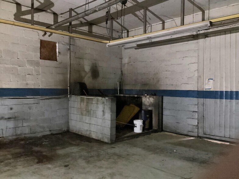 More Photos Of 114 Washington Ave NW, Russellville Auto Repair For Sale