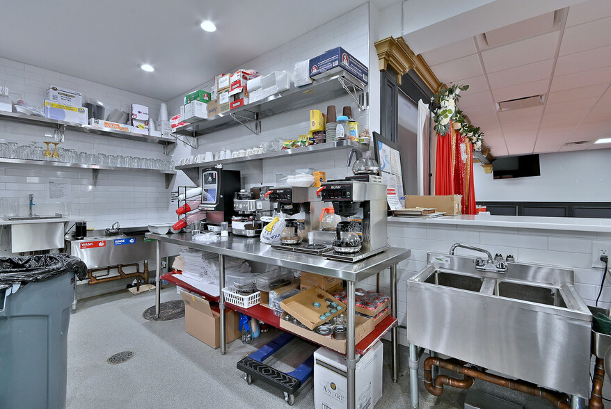 More Photos Of 5319 W Belmont Ave, Chicago General Retail For Sale