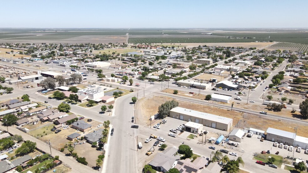 More Photos Of 21962 Railroad St, San Joaquin Warehouse For Sale