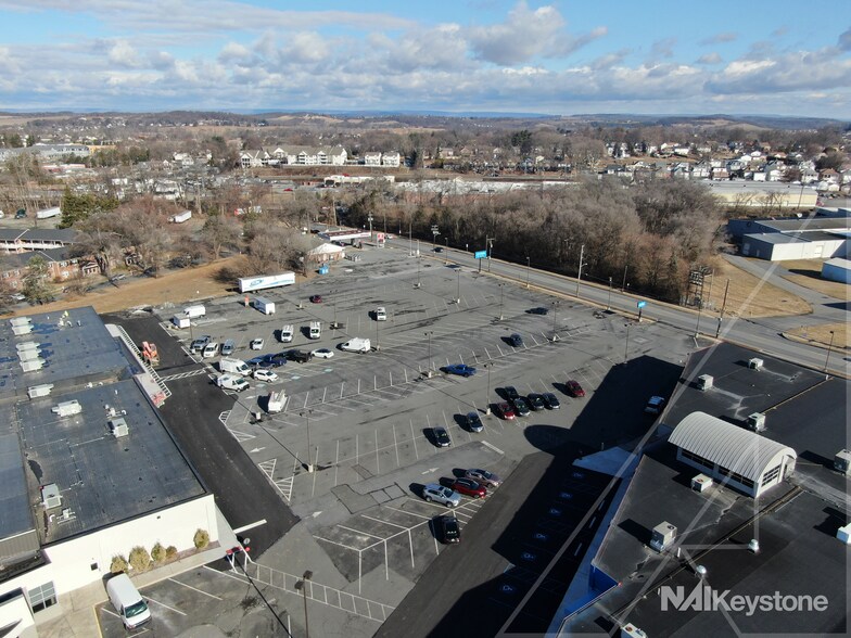 More Photos Of 172 Shillington Rd, Sinking Spring General Retail For Lease