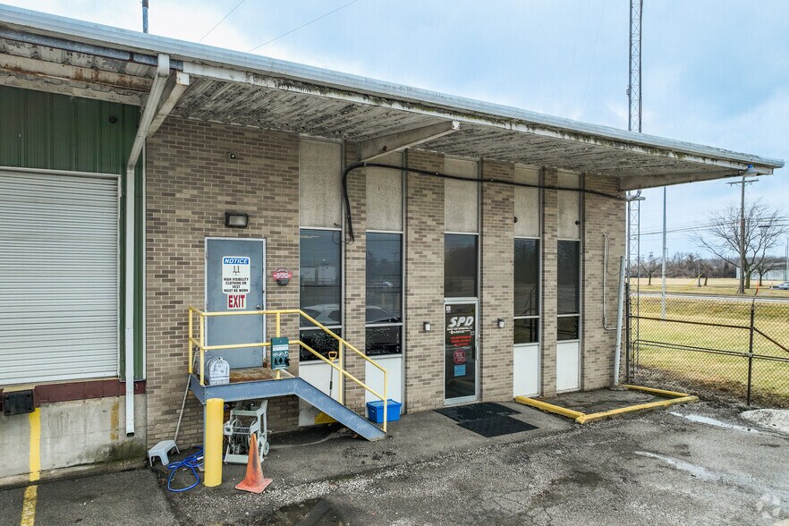 More Photos Of 1336 Matzinger Rd, Toledo Truck Terminal For Lease