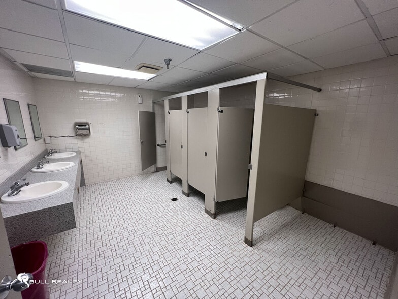 More Photos Of 4854 Old National Hwy, College Park Office For Lease