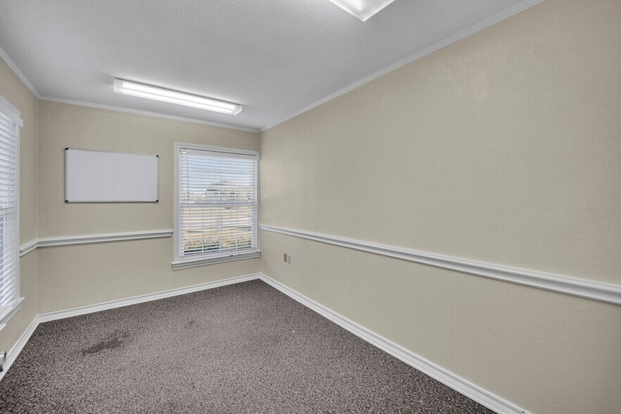 More Photos Of 600 S Davis Dr, Arlington Office For Lease