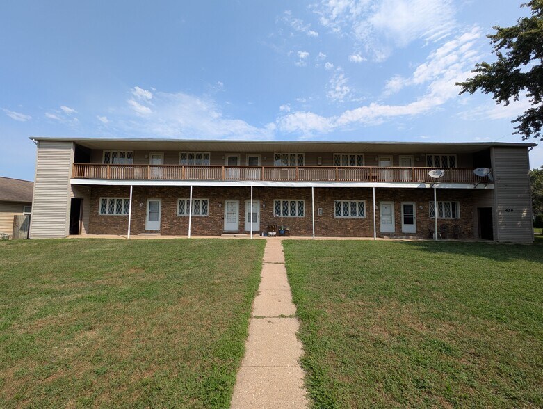 Primary Photo Of 429 South St, Pekin Apartments For Sale