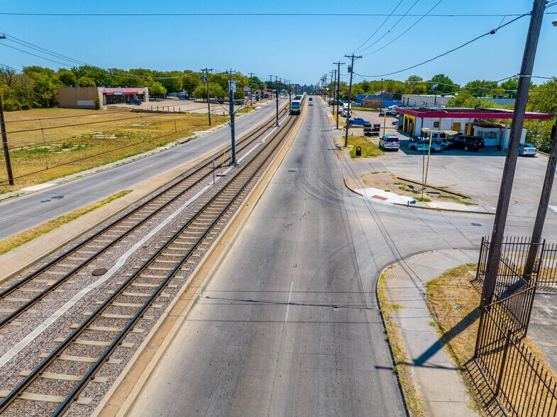More Photos Of 3701 S Lancaster Rd, Dallas Light Distribution For Sale