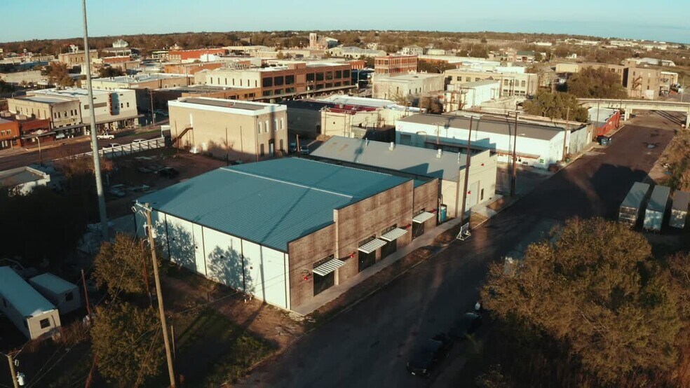 Primary Photo Of 202 W 1st St, Taylor Flex For Lease