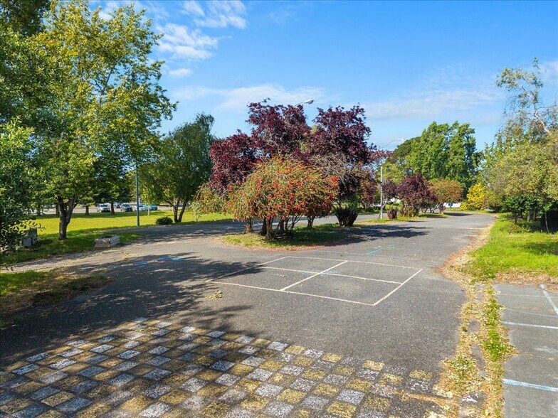 More Photos Of 4555 Valley West Dr, Arcata Medical For Sale