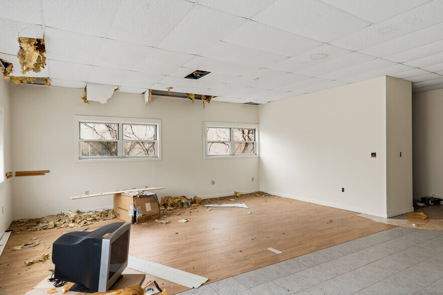 More Photos Of 360 SW Cutoff, Northborough Industrial For Sale