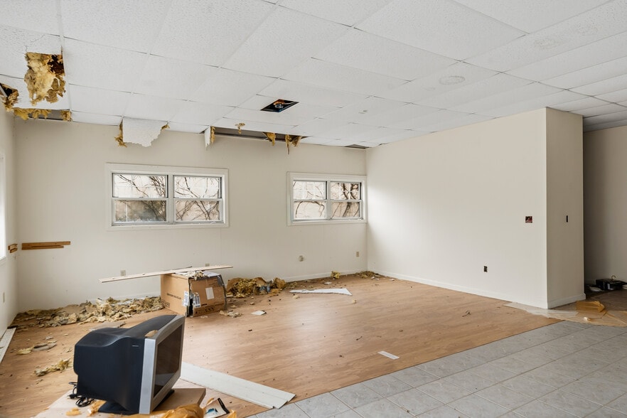 More Photos Of 360 SW Cutoff, Northborough Industrial For Sale