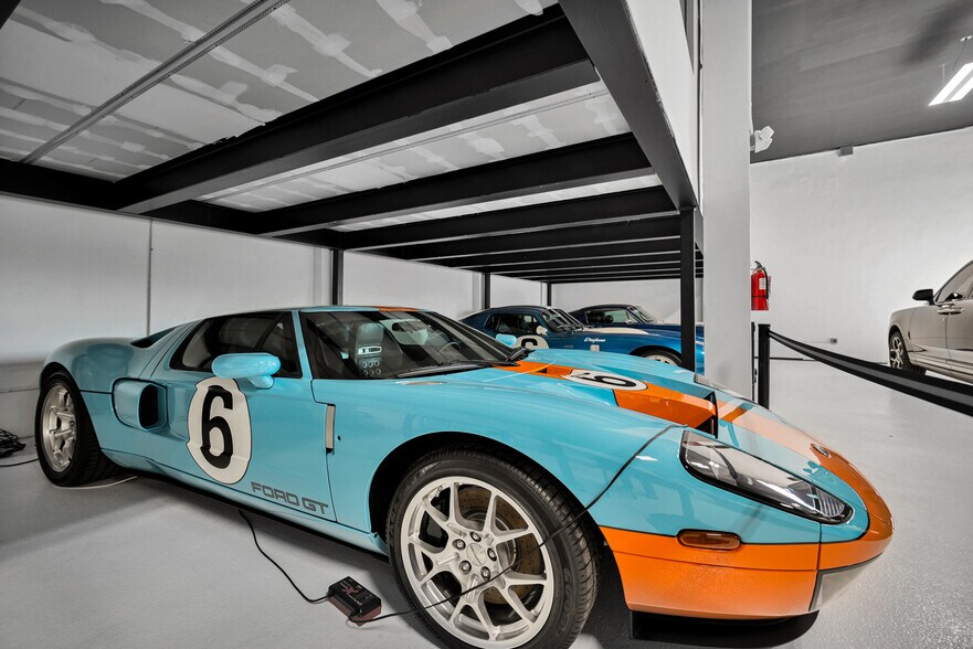 More Photos Of 401 NW 79th St, Miami Flex For Sale