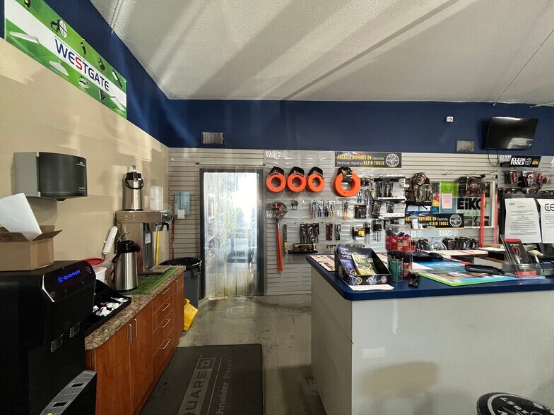 More Photos Of 16645 US Highway 19, Hudson Showroom For Sale