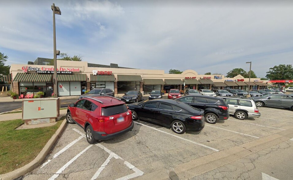 Primary Photo Of 104-130 Washington Ave, Highwood General Retail For Lease