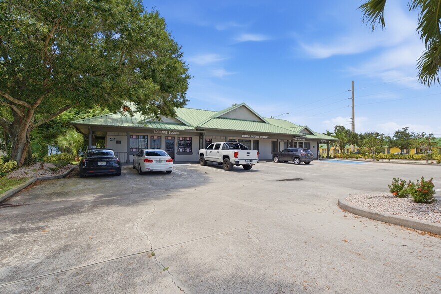 More Photos Of 756-762 SE Port St Lucie Blvd, Port Saint Lucie Office For Lease