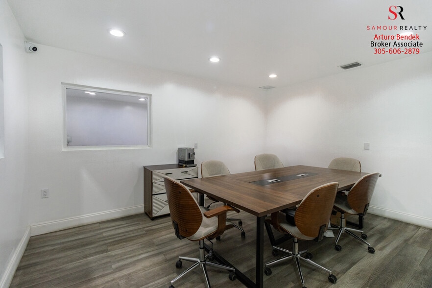 More Photos Of 3337 NW 74th Ave, Miami Warehouse For Sale