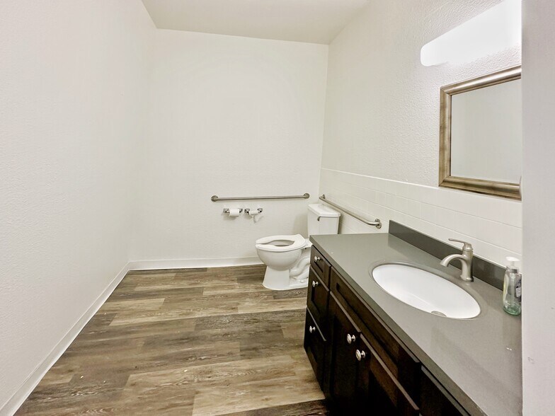 More Photos Of 1927-1929 Taraval St, San Francisco Apartments For Lease