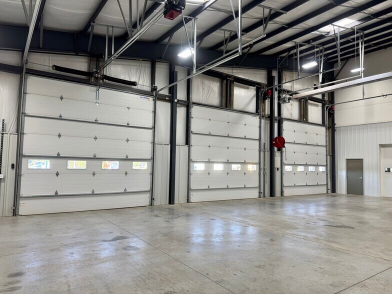 More Photos Of 1347 W Britton Rd, Morrice Truck Terminal For Lease